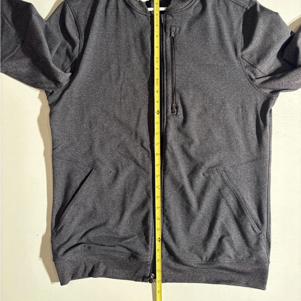 lululemon athletica Men's Charcoal Zip-Up Sweater - Picture 4 of 6